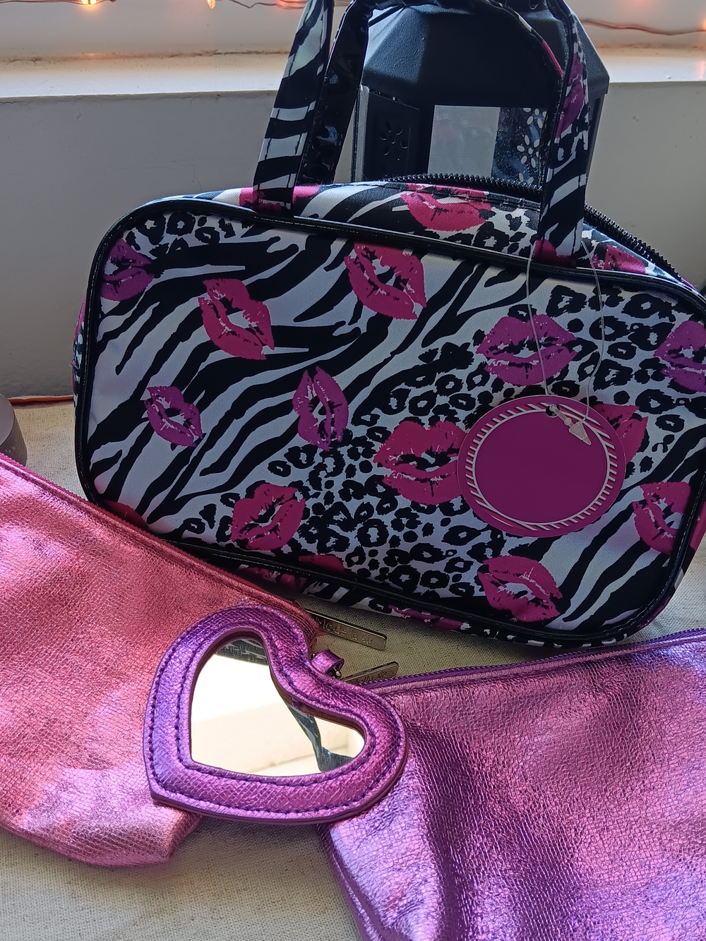 Women’s Pink Kiss-Print Zebra Cosmetic Bag